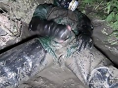 muddy wanking in muddy gear full-length