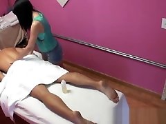 Smalltitted bautefull chinese xxx jerks during massage