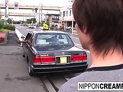 Hot brazzar tichars babe fucks him in the car