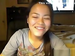 Asian camgirl is fucking her ass