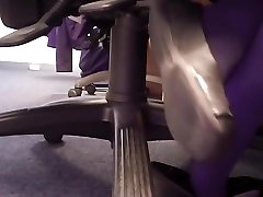 Nats oficial porno shoeplay under the Chair