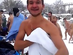grupo mixto skinny dipping