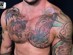 Tatted muscle daddy Sean Duran face fucks blindfolded jock