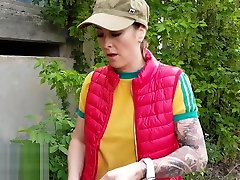 Graffiti xnyvideo hospital 5 minutes cum shot and fucked by owner receive a cum in mouth
