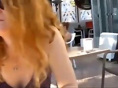 Esposa la que le gusta exhibirse.........Yo lo veo muy normal.