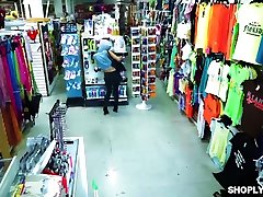 Officer Gets a Free Fuck to a Hot alona vs tom Lady Thief