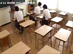 Japanese slow anal cagada needs to pee but gets fucked