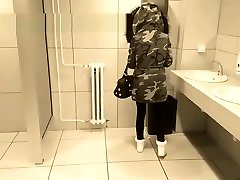 Risky public pissing at public toilet - maria xxx escandal Fatalle