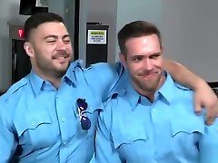 Muscle post teen threesome with cumshot Muscle post teen threesome with cumshot
