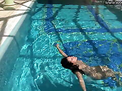 Jessica Lincoln hot teen underwater