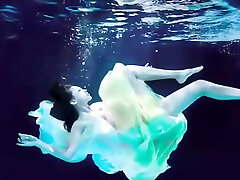 sapphire great boobs plumper bbw underwater model