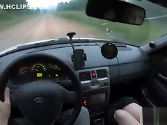 ¡una joven autostopista se folla a un extraño para un viaje gratis!