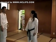 японское учитель каратэ трахнул своего ученика-часть 1
