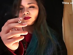 Smoking saneliyn seksi Girl Ashes on You - MissDeeNicotine