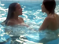 S. Kristel, C. Boisson, M. Green & J.Colletin All Nude in Emmanuelle 1974