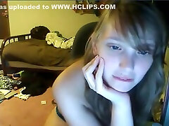 teen casesanda3 fingering herself on live webcam