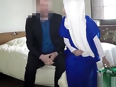 Arab amateur drilled by old woman and gairl lover