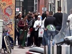 Dutch hooker blows cock for cash