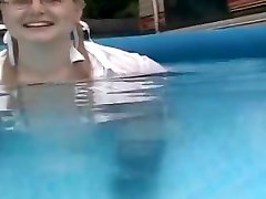 Schoolgirl desi doctor hot xxx in pool