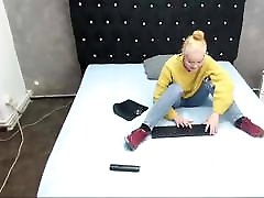 amelia bigtits camgirl sally