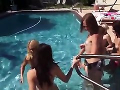 sex party sex video con trixie star, nadia cox e mimi rayne