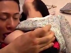 le fils baise la mère japonaise quand le père est à côté pour plein ici : https:bit.ly2ikrncd