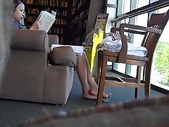 Candid Asian Feet in Flip Flops and Bare 2010 pt 1