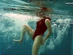 Hot amricn galr Vesta underwater