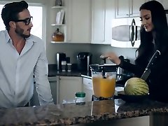 lucas cant turn down elizas offered bis scheiße mit ihr für ihm bis halten ihr geheimnis