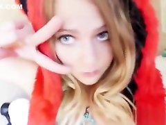Cosplay Teen Blowjob From Lilly Sapphire