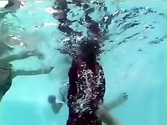 Underwater lola trample 2