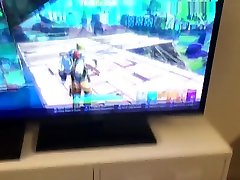 Fortnite blowjob! mature latin orgasm gf distracts me and gets fucked