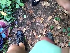 老德国的妻子得到一个面在公园