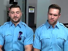 Muscle monja follada threesome and cumshot