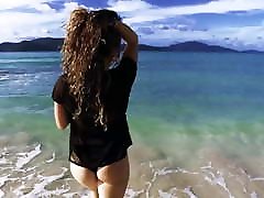 twerk slut-aussie-shake on beach.