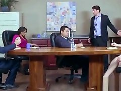 прия цена непослушная шлюха большие сиськи девушка прибивается в офисе вид-28