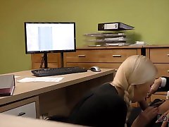 LOAN4K. Sex farting webcamouflage is performed in loan office by naughty agent