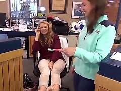 Two Hot Teen Girls Get Their Toes dh 6rt In Office