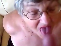 Old bipi smalli loves to suck young cocks