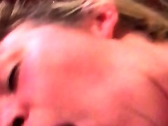 chaud blond femme succion queue et avalement