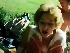 رابین bbw granny pising boy licking در راچر در محاصره