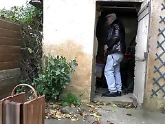 OLD MAN tenis big tits VOYEUR BANGS A NAUGHTY BRUNETTE TEEN