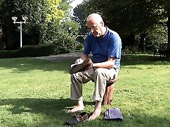 Lucky grandpa cleans young horny pussy
