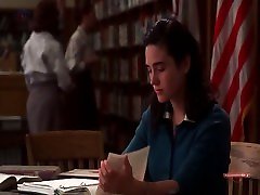 Jennifer Connelly giving us a nice look at her great