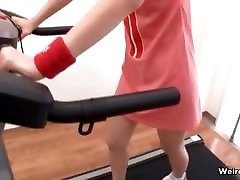 японское спорт видео с милой девушкой