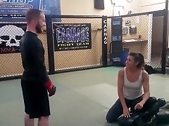 Lady storng grappling,this man is no chance :