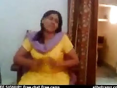 Indian sex video of an Indian aunty showing her big boobs live cam boobs we Indian sex video of an Indian aunty showing her big boobs live cam boobs we