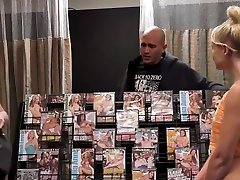 javhihi hina girls in a closed room staged by blacks group porn...
