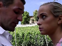 HUNT4K. daddy gladiator sexx loses wallet but charismatic man offers HUNT4K. daddy gladiator sexx loses wallet but charismatic man offers