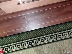 सेक्सी बनी खेलने बट प्लग और जागने के बाद गीला बिल्ली